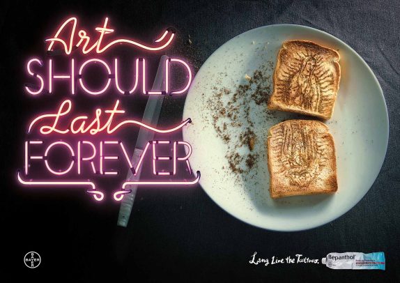 advertising for bepanthol with two toasts
