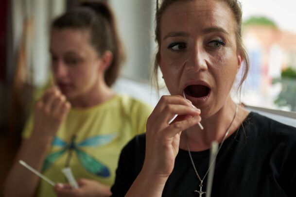 people with tampon in their mouths