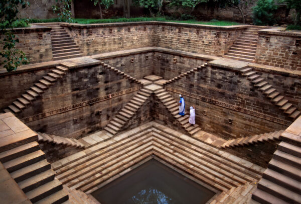 women at rajasthan stepwell