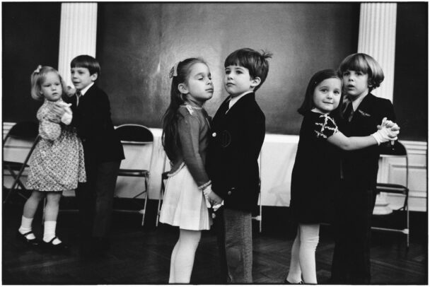 kids dancing