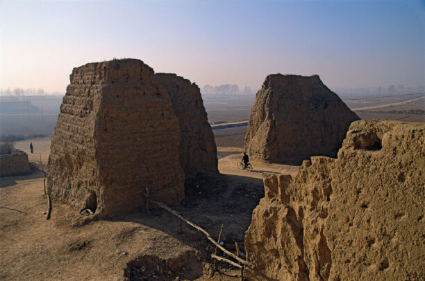 The remains of the gates to the walled city of Deshengbu