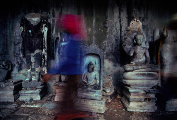 buddha statues in Angkor Wat